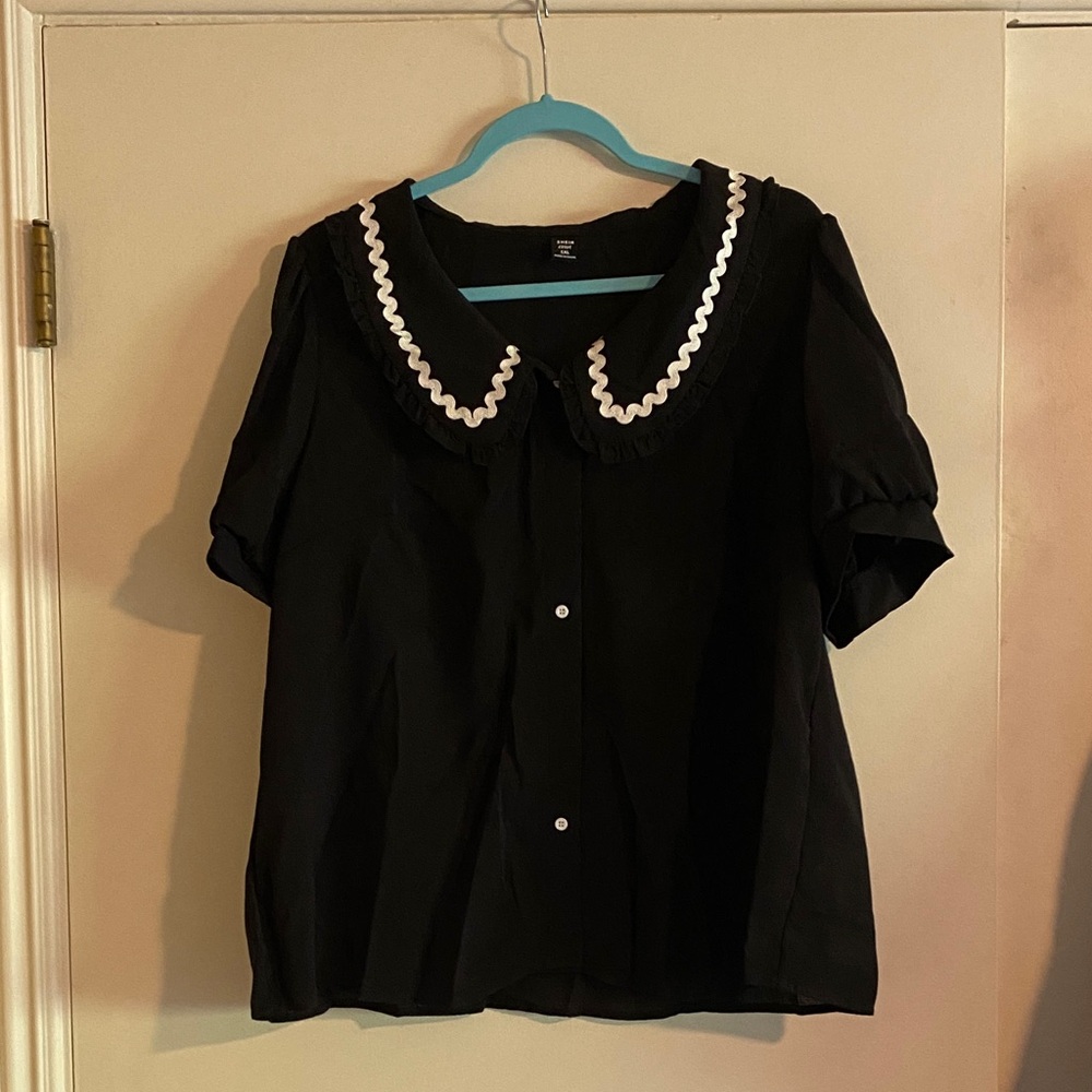 SHEIN black Peter Pan collar top